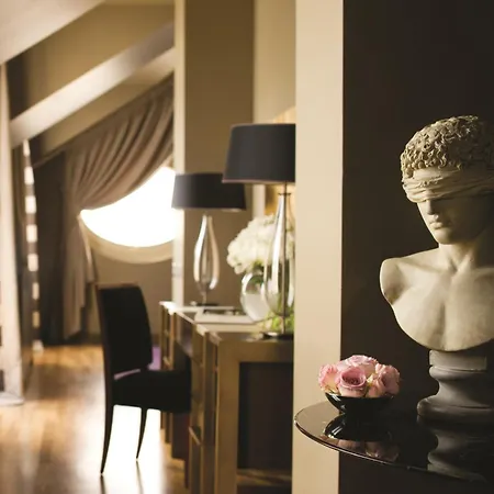 Four Seasons Hotel Milano Exterior photo